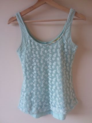 Top Bershka azul bebé cintado, tam L