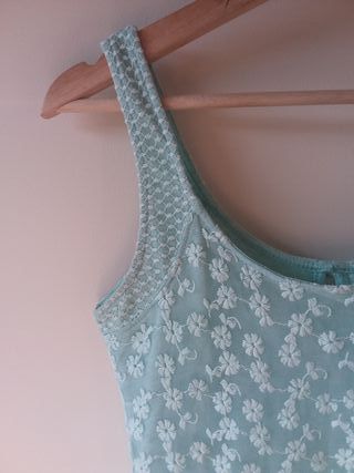 Top Bershka azul bebé cintado, tam L