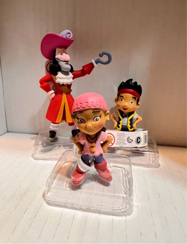 Figuras Jake y los Piratas de Nunca jamás. Disney