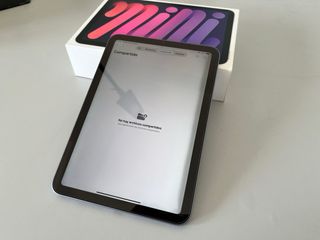 iPad Mini 6 Generación + Funda + cristal templado
