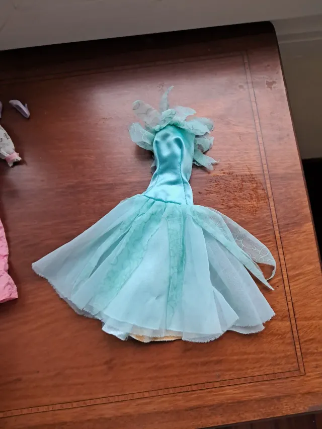 Barbie tocador,cama,tienda moda,jacuzzi, muñeca