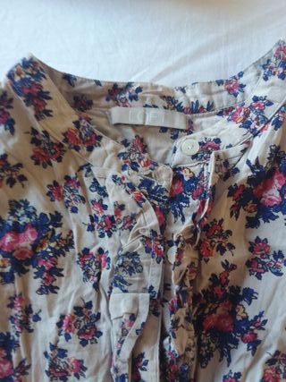 Blusa Lanidor bege c/ flores, tam L