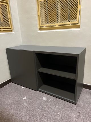 Aparador Bestå IKEA gris mueble almacenaje 