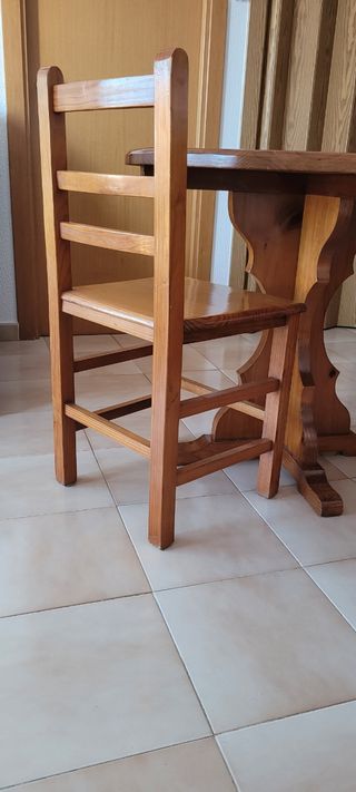 Sillas de madera rústica