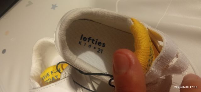 Zapatillas blancas niño talla 21