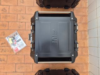 Topcase GIVI Trekker Outback