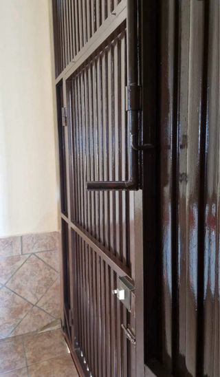Puertas garaje metálicas marrones
