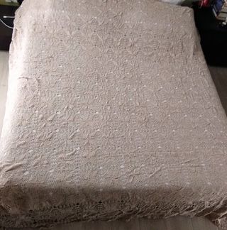Copriletto uncinetto beige cotone