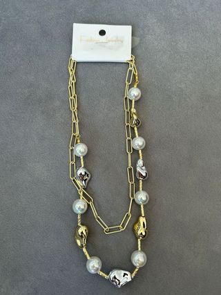 Collar dorado y plateado