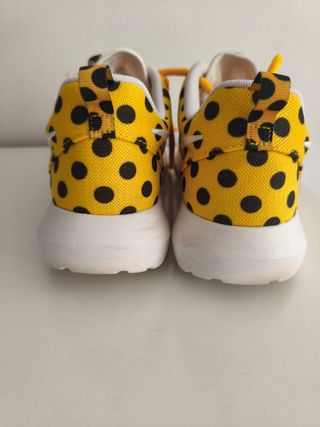 Zapatillas Nike Roshe Run -Puntos Amarillas