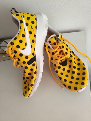 Zapatillas Nike Roshe Run -Puntos Amarillas