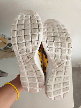 Zapatillas Nike Roshe Run -Puntos Amarillas