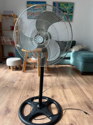 Ventilador de pie - Metal y plástico