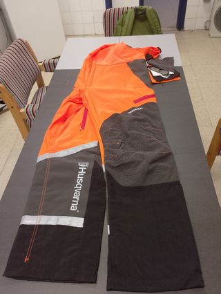 Pantalones Husqvarna forestales