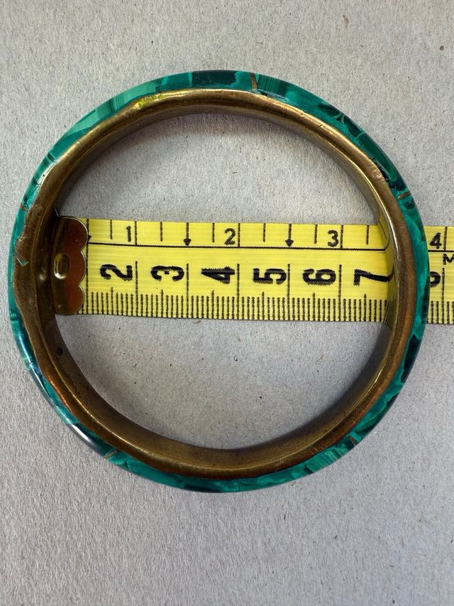 Collar, brazalete, cruces y colgante Malaquita