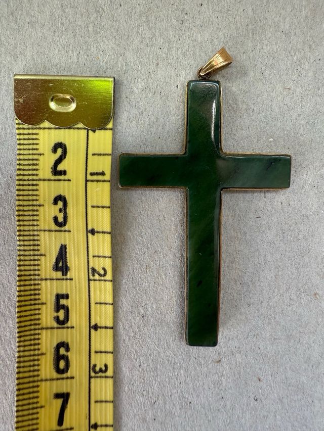 Collar, brazalete, cruces y colgante Malaquita