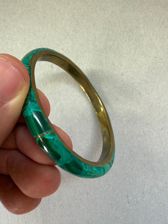 Collar, brazalete, cruces y colgante Malaquita