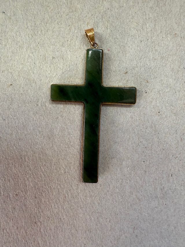 Collar, brazalete, cruces y colgante Malaquita