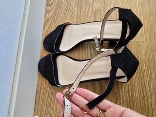 2 Sandalias tacón bajo blanco negro elegante cómod