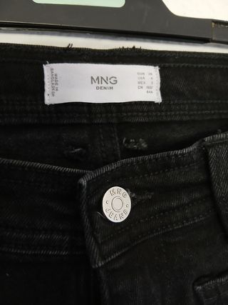 Vaqueros Mango negros, talla 36