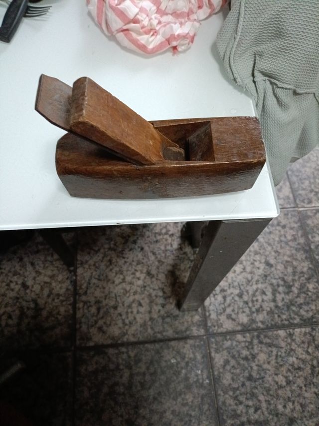 Garlopa antigua de madera