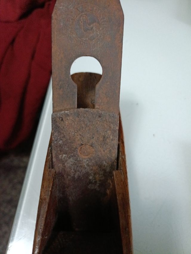 Garlopa antigua de madera