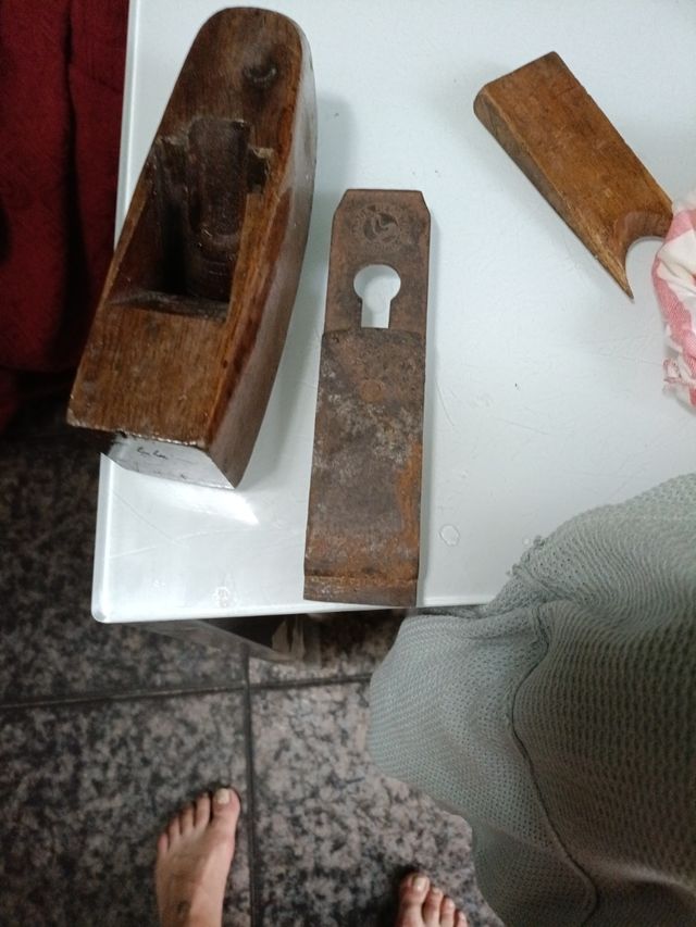 Garlopa antigua de madera