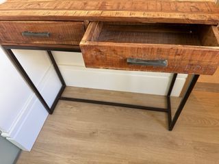 Consolle industriale Mesa: legno e metallo