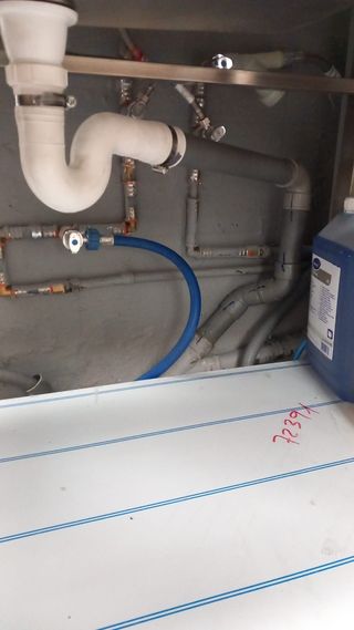 Manitas,fontanero y electricista.