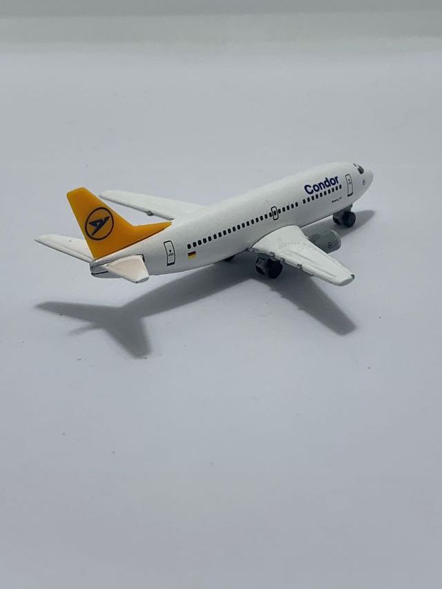 Boeing 737-300 Condor Herpa 1:500