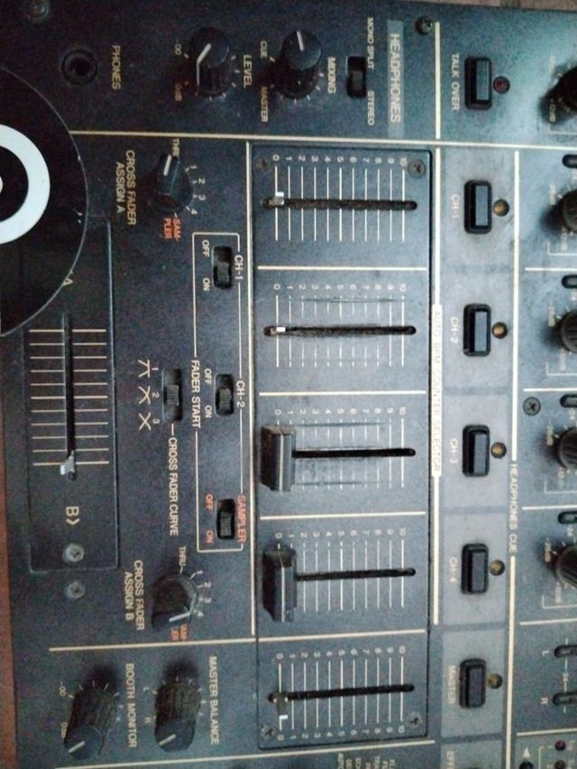 Mesa mezclas Pioneer DJM-600 usada