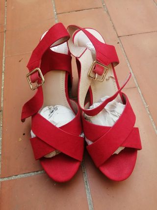 Zapatos rojos tacón alto