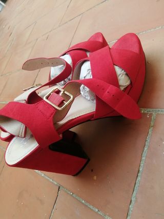 Zapatos rojos tacón alto