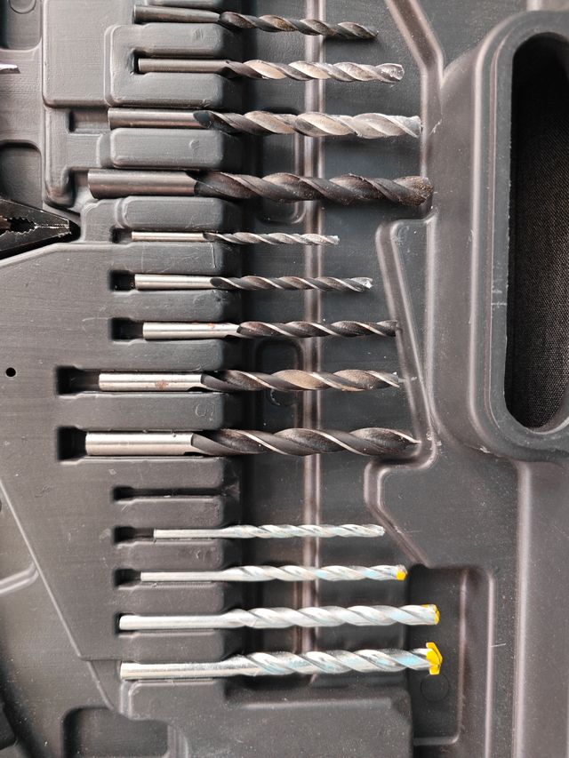 Trapano avvitatore Newton + accessori