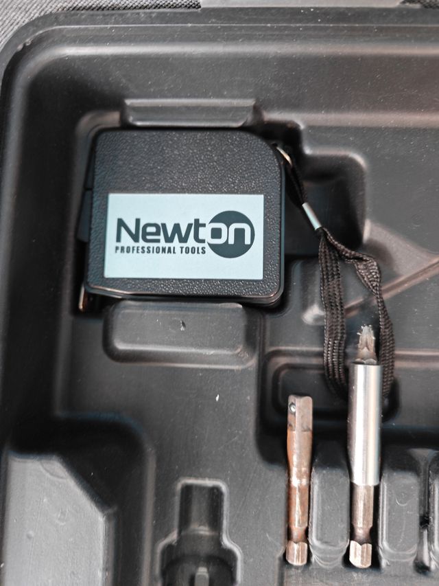 Trapano avvitatore Newton + accessori