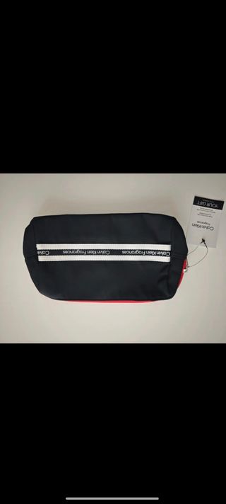 Neceser Calvin Klein - Negro/Rojo