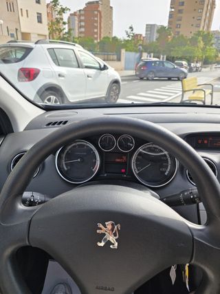 Peugeot 308 2011