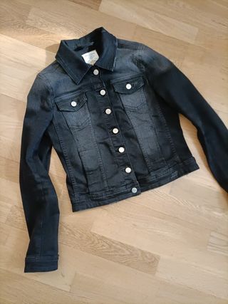 Cazadora vaquera negra Stradivarius