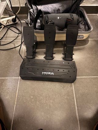Volante Moza R5 + Pedais + Shifter