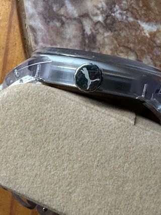 Reloj Puma transparente diseño único 