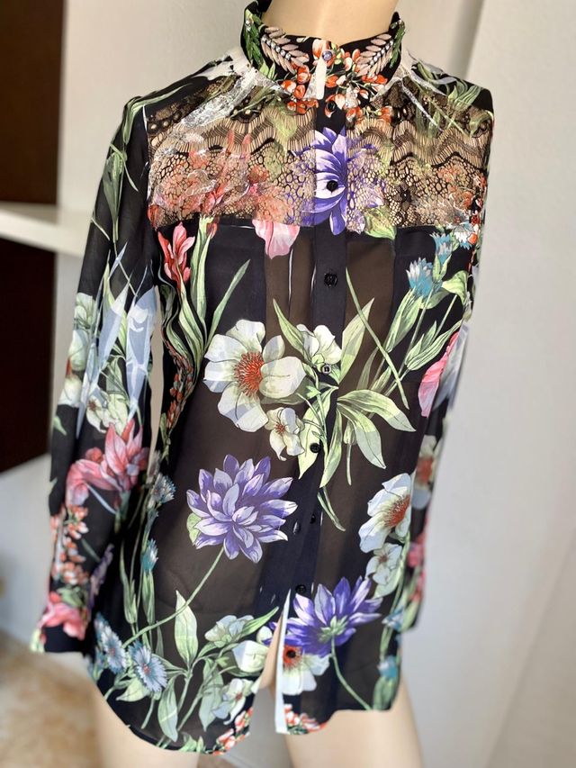 Blusa Guess floral multicolor nueva