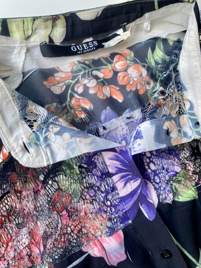 Blusa Guess floral multicolor nueva