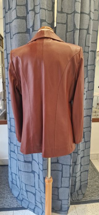 Chaqueta marrón piel