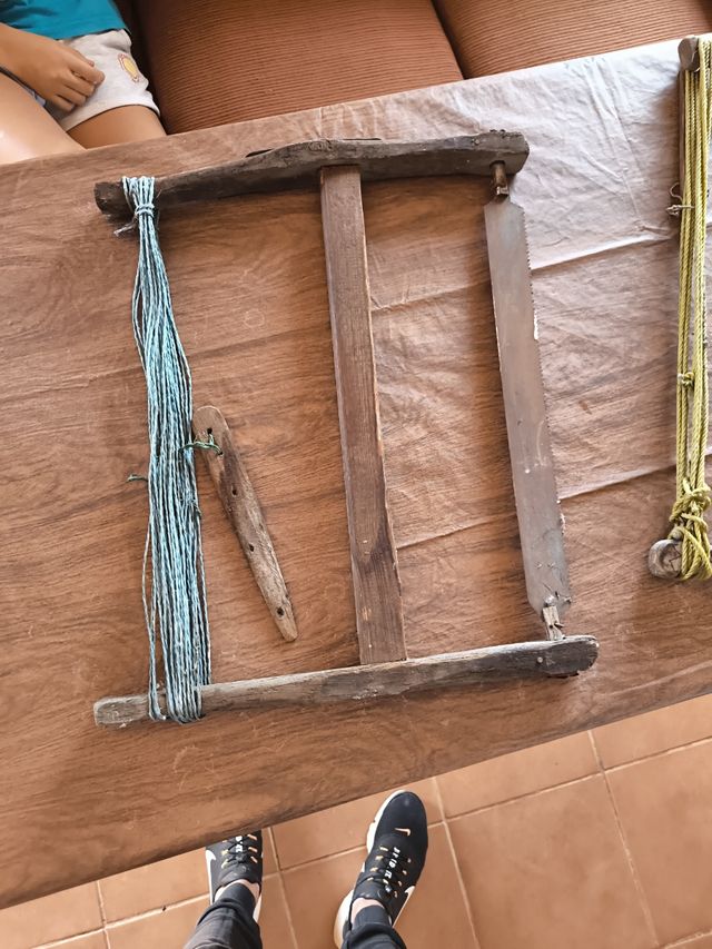 Sierra carpintero antigua - herramienta