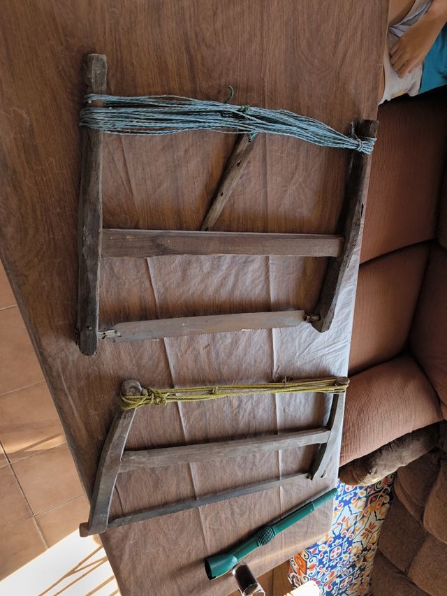 Sierra carpintero antigua - herramienta