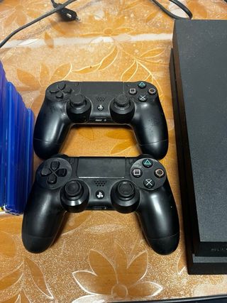 PS4 (PlayStation 4) + 12 juegos