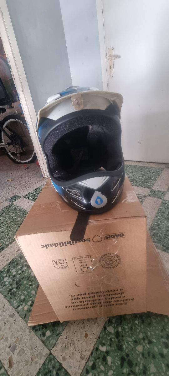 Casco bici integral talla M en perfecto estado 