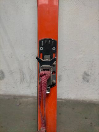 Skis Attenhofer Sprint-747 y Rossignol 