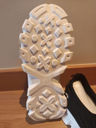 Zapatillas negras deportivas