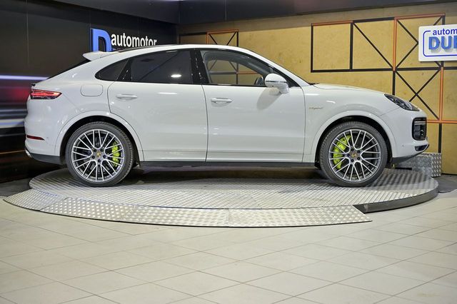 Porsche Cayenne   Turbo S EHybrid 